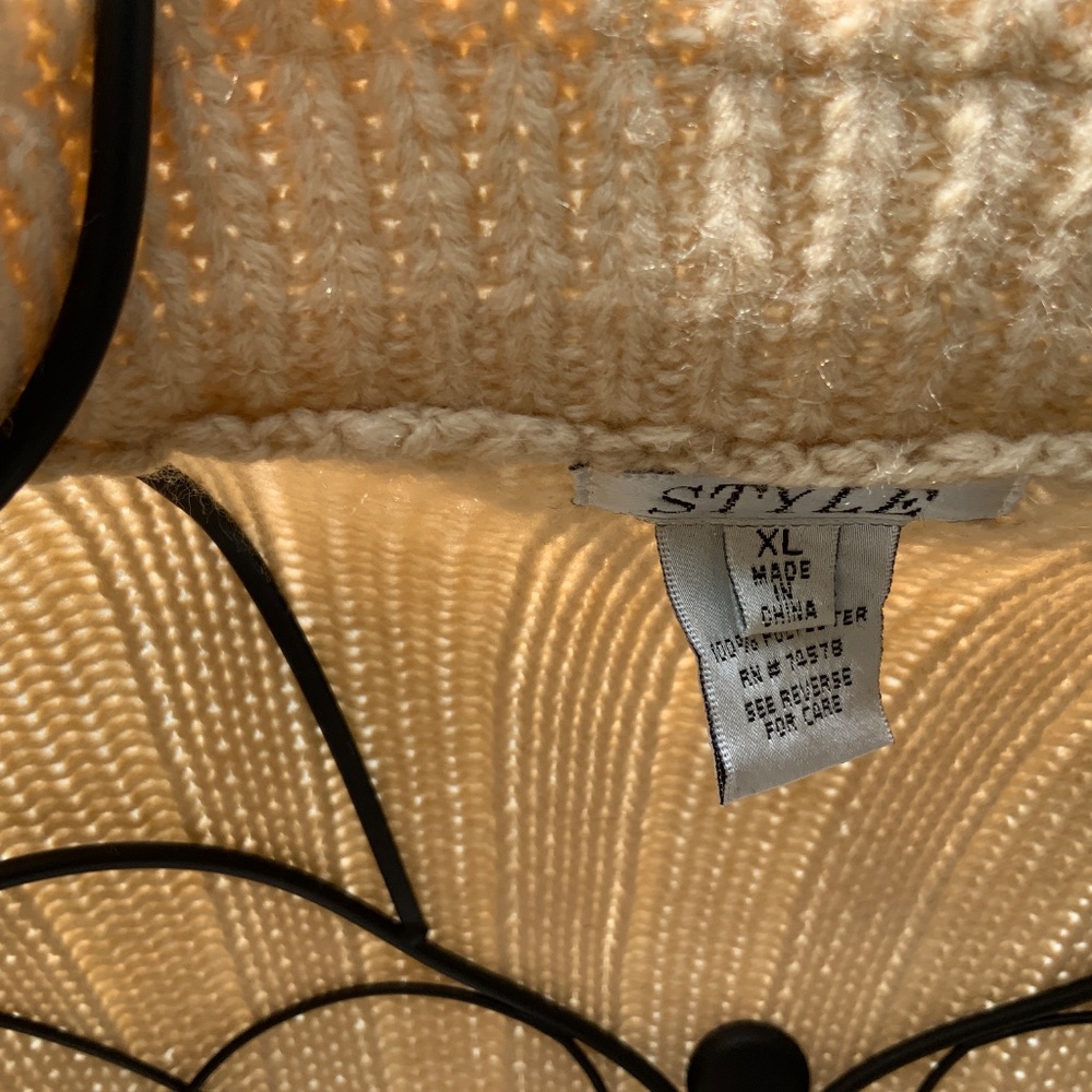 Style Faux Pearl and Lace Cardigan/Sweater Size XL) - Picture 4 of 9